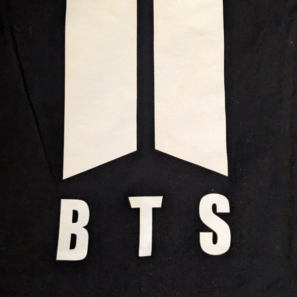 BTS J-Hope 94 Floral Number Jersey Back Black T-Shirt K-pop Size Medium - Picture 2 of 7